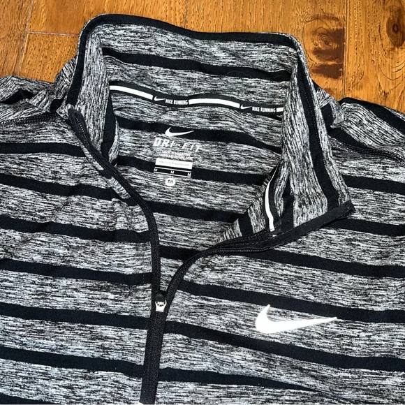 Nike Running dri fit quarter zip - Picture 2 of 3
